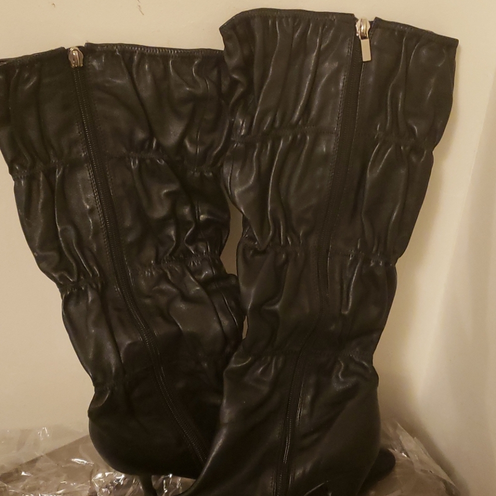 Boots - Picture 2 of 5